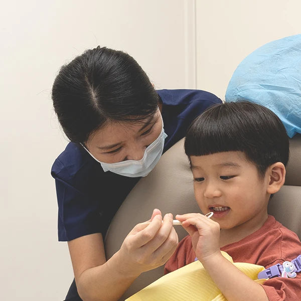 導入完整的行為管理SOP，<br />
重視親子共照